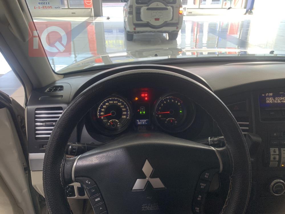 ميتسوبيشي باجيرو